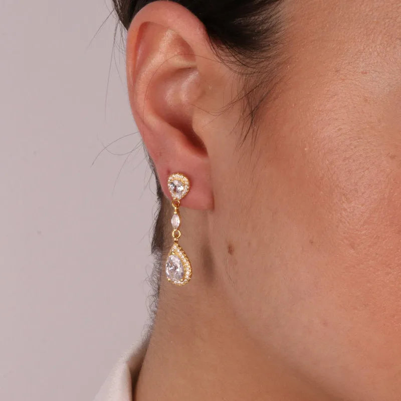 Orecchini in Argento 925 con pendenti a forma di goccia impreziositi da zirconi