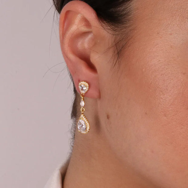 Orecchini in Argento 925 con pendenti a forma di goccia impreziositi da zirconi