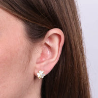 Orecchini in Argento 925 placcata oro con trifoglio a lobo in madreperla