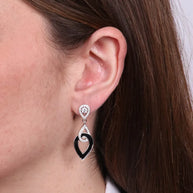 Orecchini in Argento 925 gocce intrecciate con smalto nero e zirconi