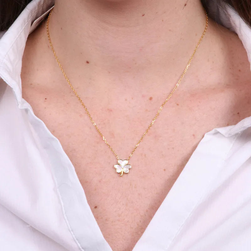 Collana in Argento 925 placcata oro con trifoglio in madreperla