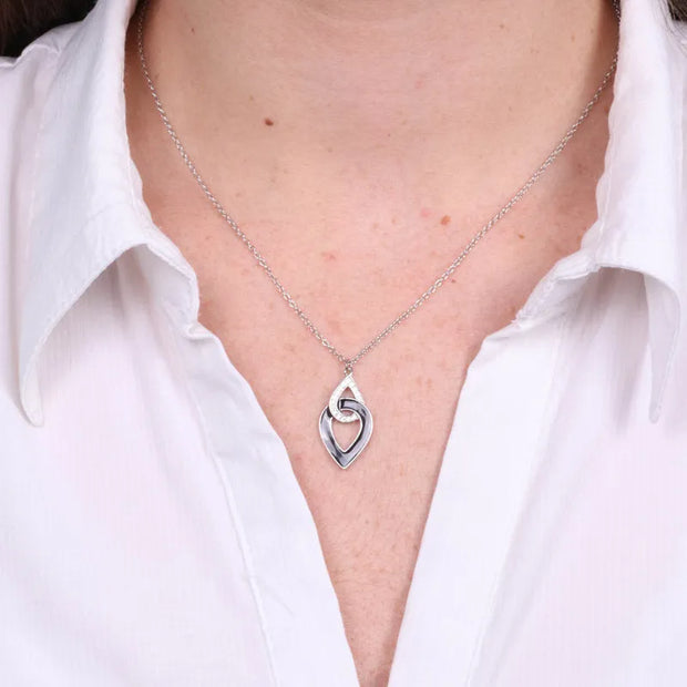 Collana in Argento 925 gocce intrecciate con smalto nero e zirconi