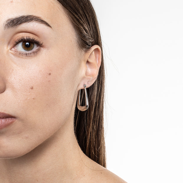 Orecchini in acciaio quadrato sottile