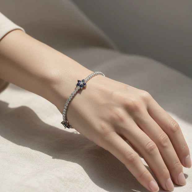 Bracciale tennis in Argento 925 con fiori blu e zirconi