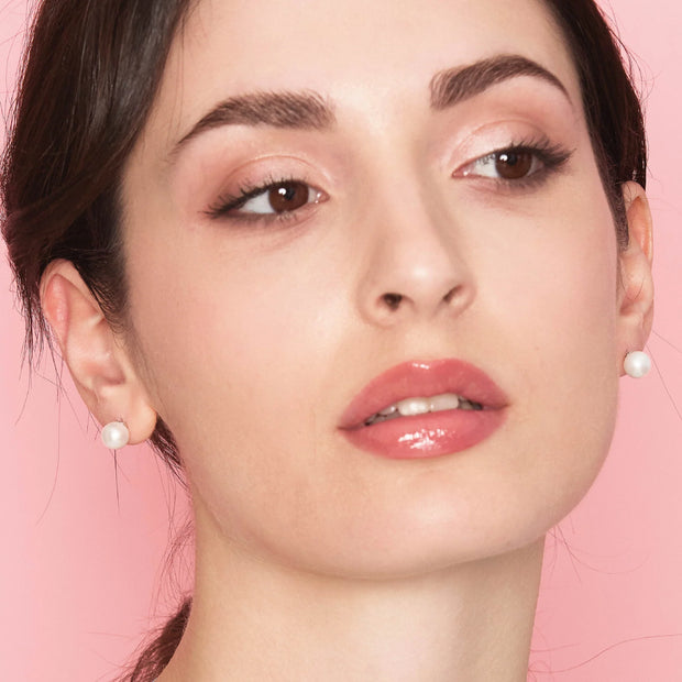 Orecchino classico a lobo con perla naturale d’acqua dolce e oro bianco 18 kt&nbsp;