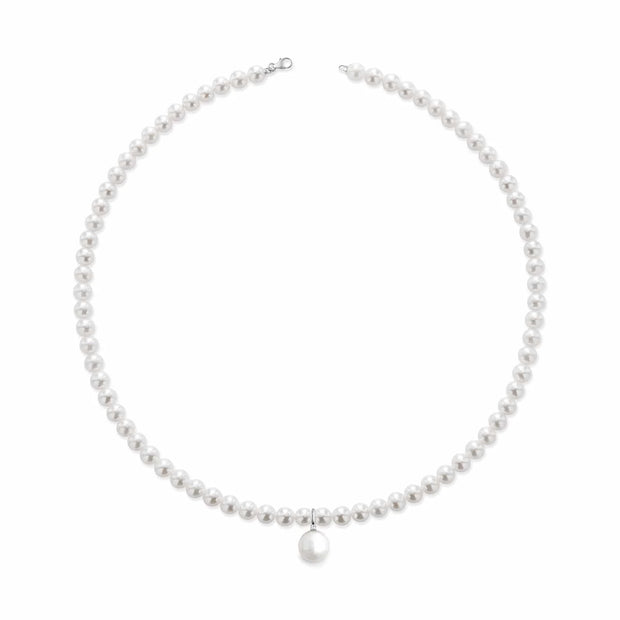 Collana con perle coltivate d'acqua dolce, chiusura e pendente in oro bianco 18kt e diamante